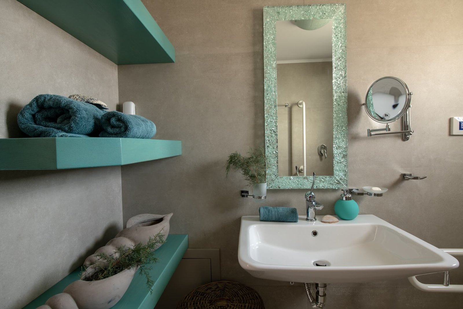 vid_5c117a180e4c2_big